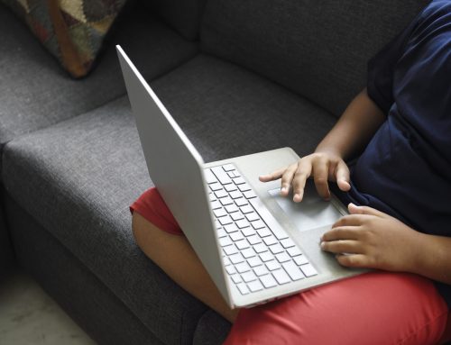 Resting electronic device on bare skin risks disfiguration due to heat, doctors warn